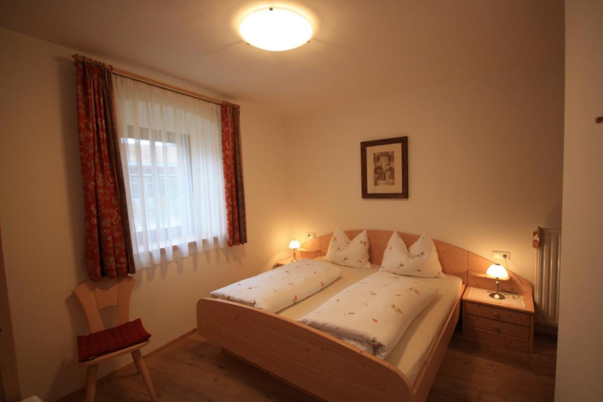 Haus Schmiedhofer Panzió Villabassa Kültér fotó